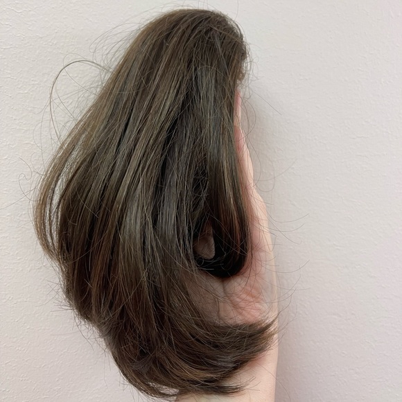 Toni Brattin Toni Pony Straight Ponytail Medium Brown NWOT - Picture 3 of 8